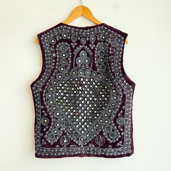 The Chaus Woman Embellished Embroidered Ethnic Burgundy Velvet Vest M - Picture 3 of 4